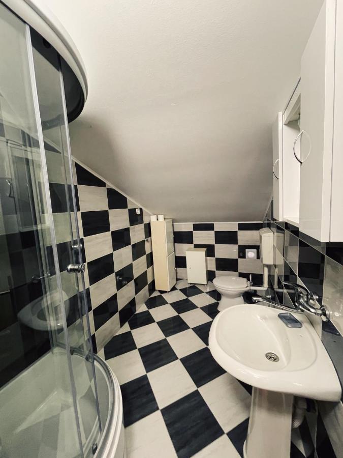 Vila Duricic 300M Od Mora Hotel Ðenovići Kültér fotó