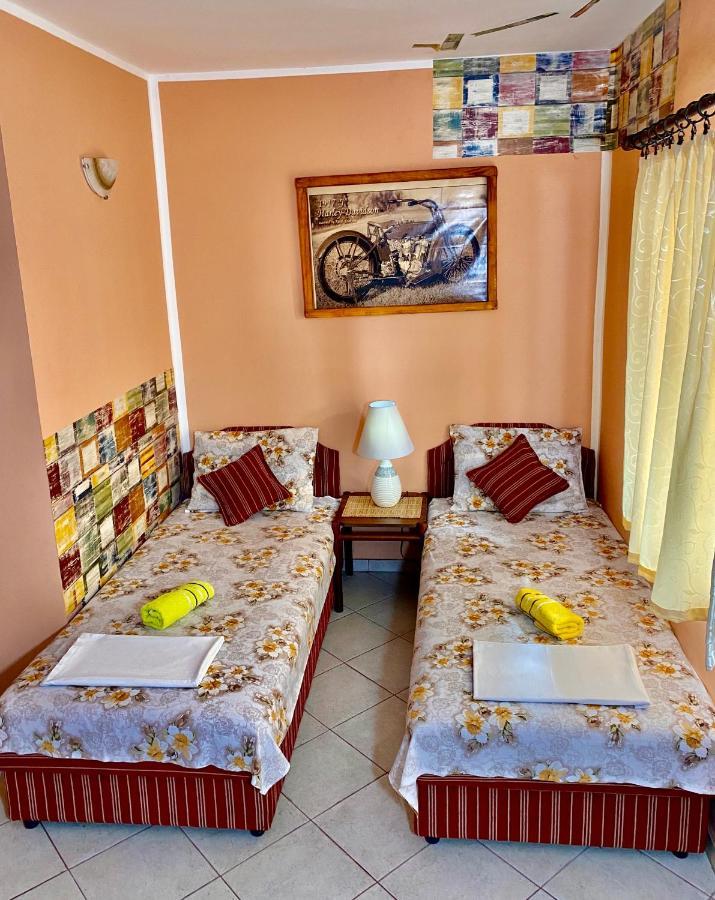 Vila Duricic 300M Od Mora Hotel Ðenovići Kültér fotó