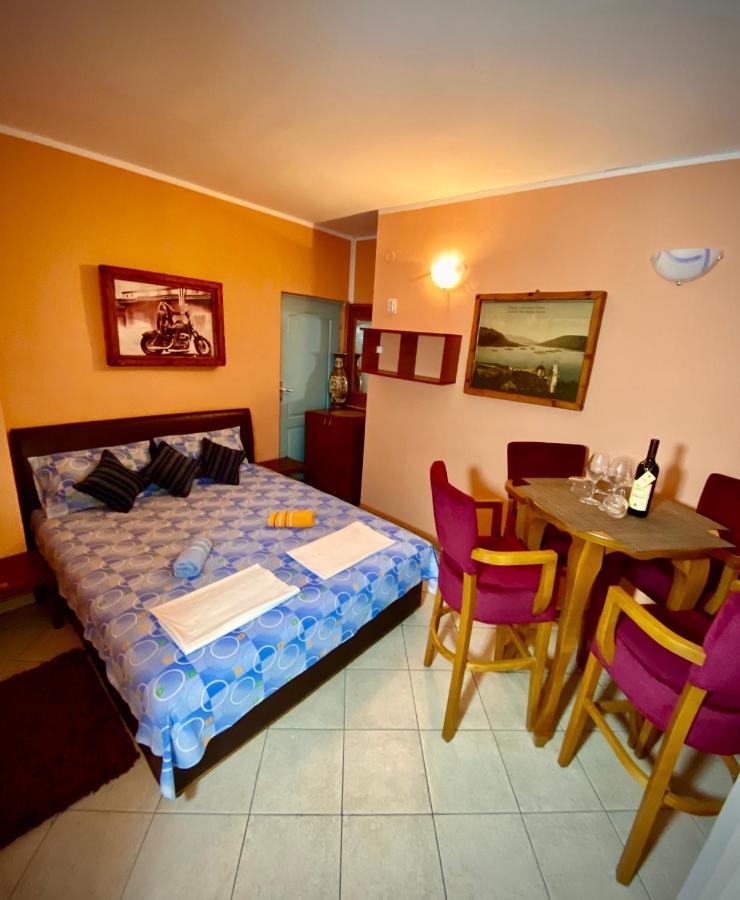 Vila Duricic 300M Od Mora Hotel Ðenovići Kültér fotó