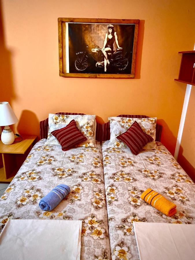 Vila Duricic 300M Od Mora Hotel Ðenovići Kültér fotó