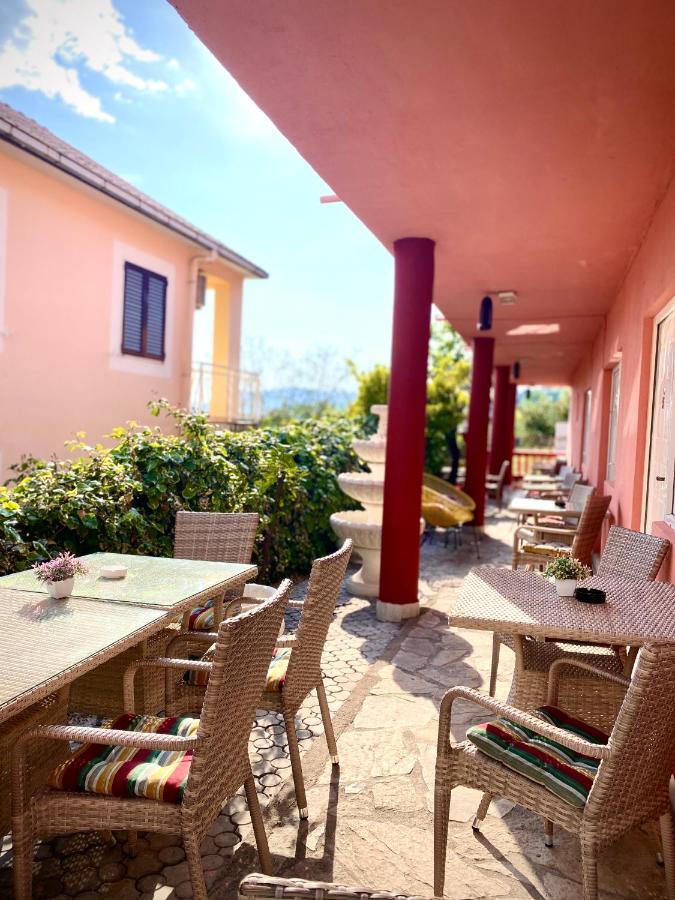 Vila Duricic 300M Od Mora Hotel Ðenovići Kültér fotó